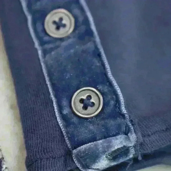 SUNDANCE Thermal Paisley Quarter Sleeve Velvet Detail Button Cuff Women Pet Med - Picture 3 of 9